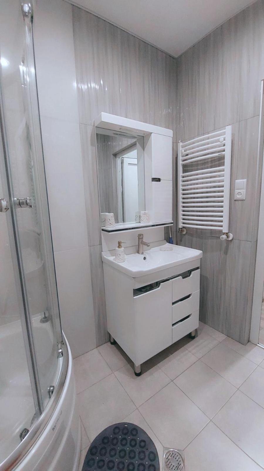 Kate'S New Cozy Apartment 库塔伊西 外观 照片
