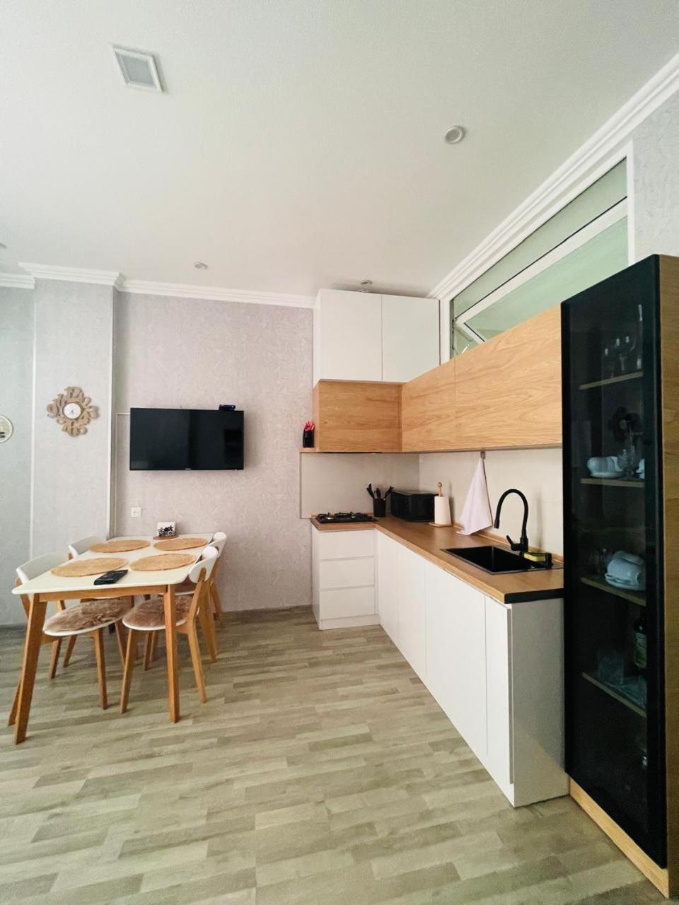 Kate'S New Cozy Apartment 库塔伊西 外观 照片