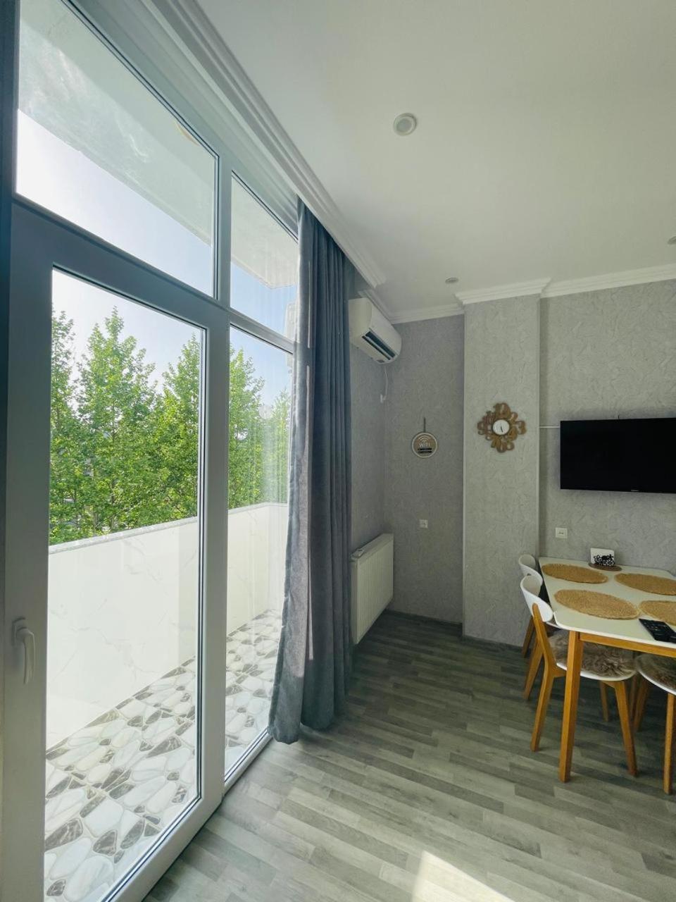 Kate'S New Cozy Apartment 库塔伊西 外观 照片