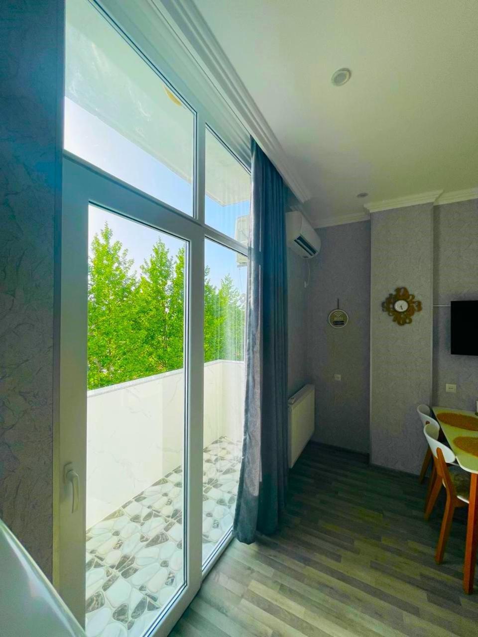 Kate'S New Cozy Apartment 库塔伊西 外观 照片